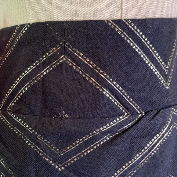 Ecote Black Skirt with elastic sides and Gold Geo Pattern - Picture 2 of 4